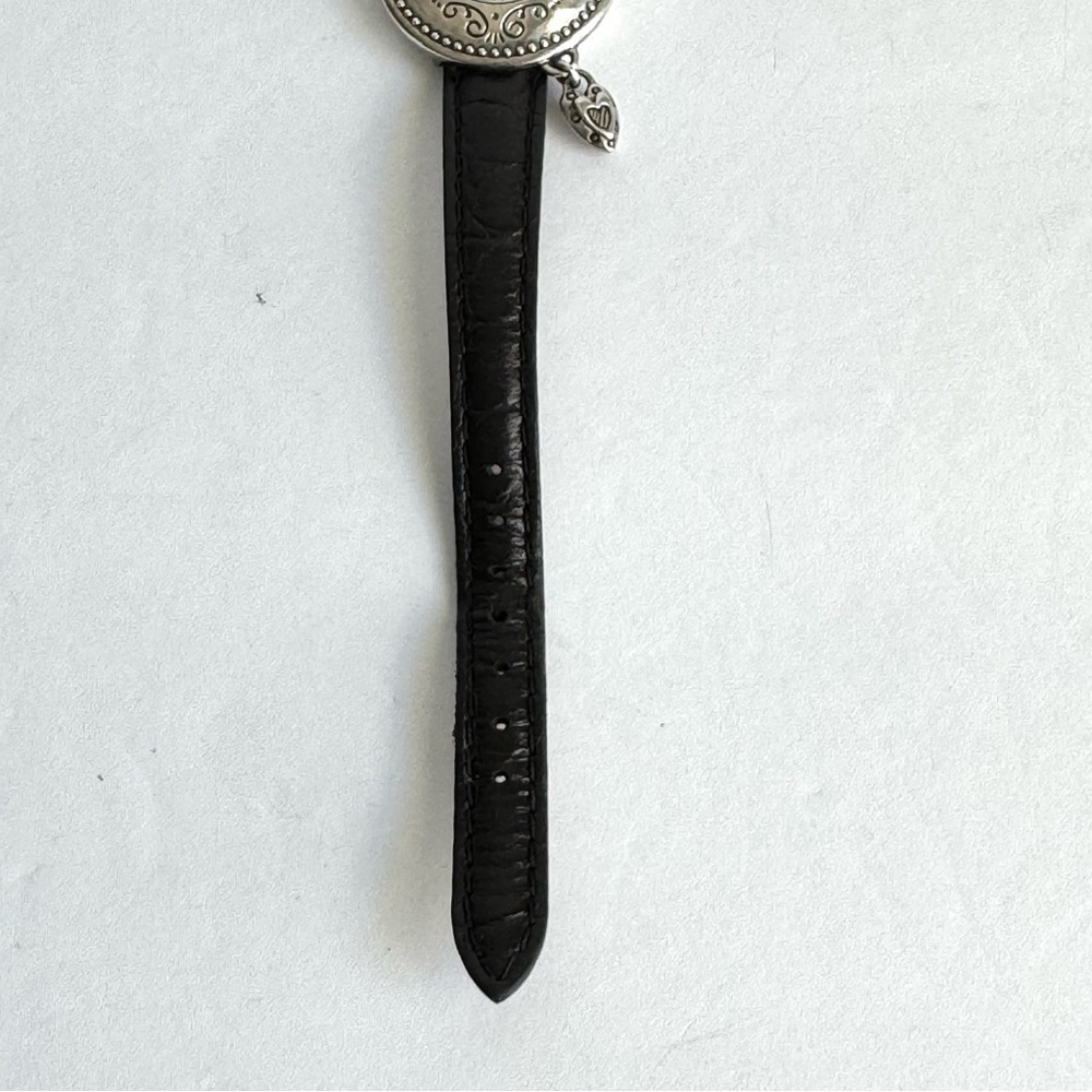 Vintage Brighton Watch Silver Tone‎ Black Leather Band Western Swirl Heart Charm - Picture 4 of 8